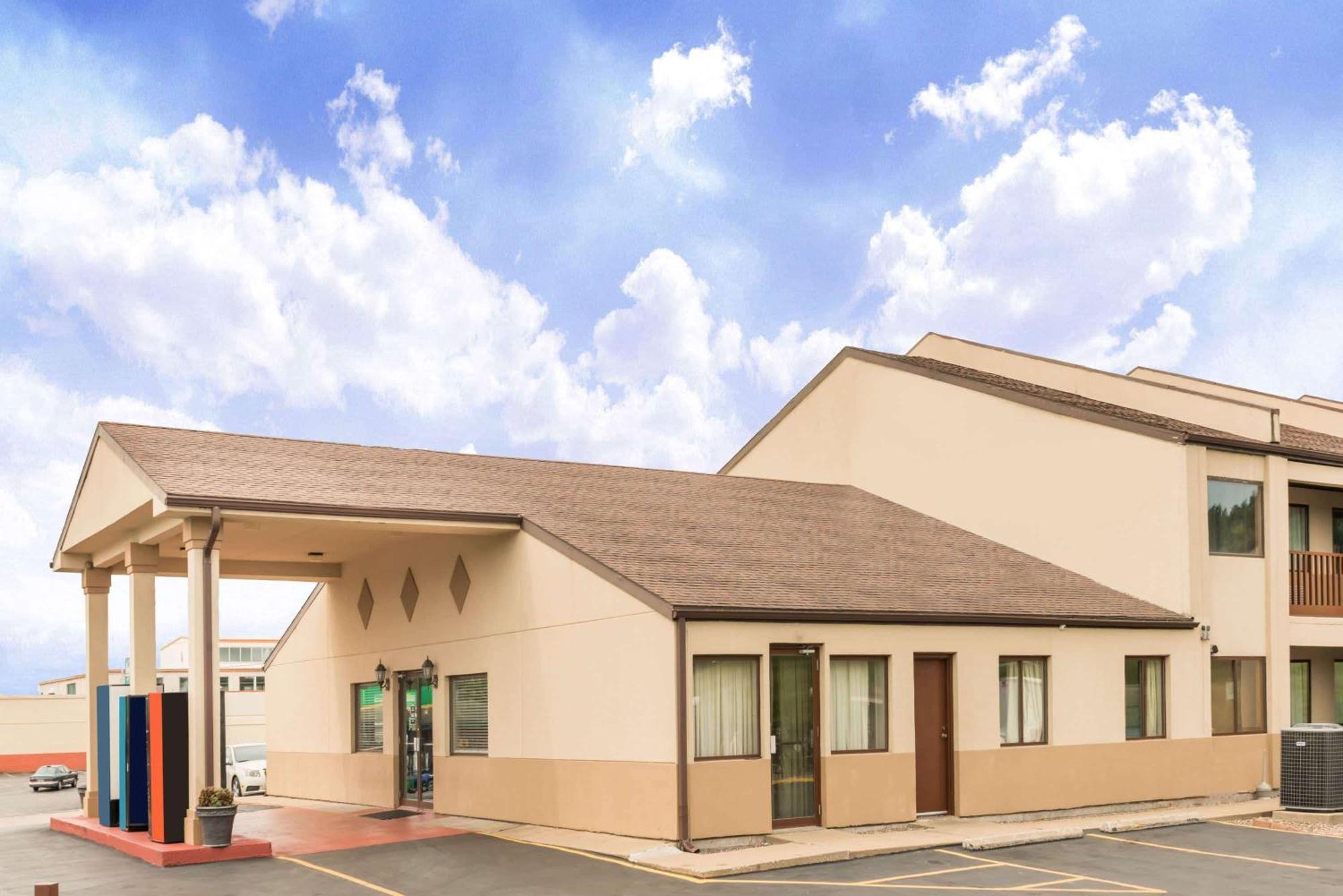 Days Inn By Wyndham Hannibal Ngoại thất bức ảnh